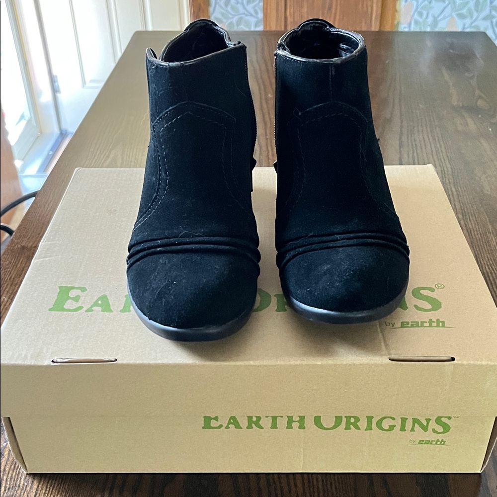 Earth Origins Black Zip Suede Booties.